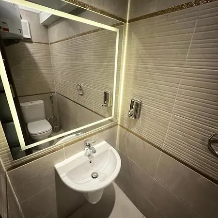 Luxury Flat With Garden And Private Entrance شقة فاخرة بحديقة و مدخل خاص Caïro Buitenkant foto