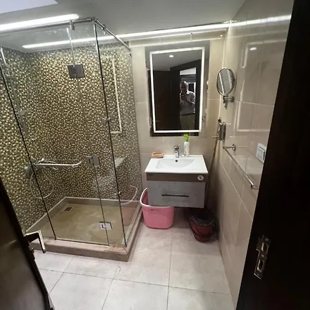 Luxury Flat With Garden And Private Entrance شقة فاخرة بحديقة و مدخل خاص Caïro Buitenkant foto