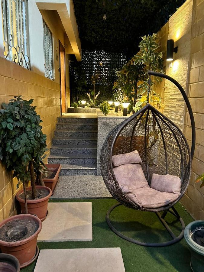 Luxury Flat With Garden And Private Entrance فاخرة بحديقة و مدخل خاص
