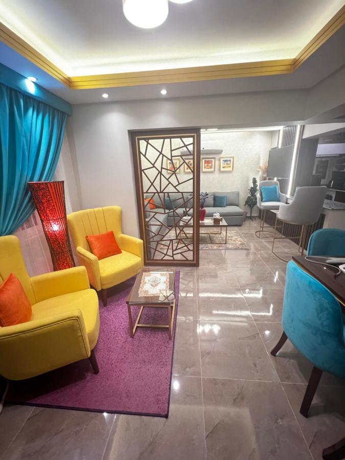 Apartment Luxury Flat With Garden And Private Entrance فاخرة بحديقة و مدخل خاص *