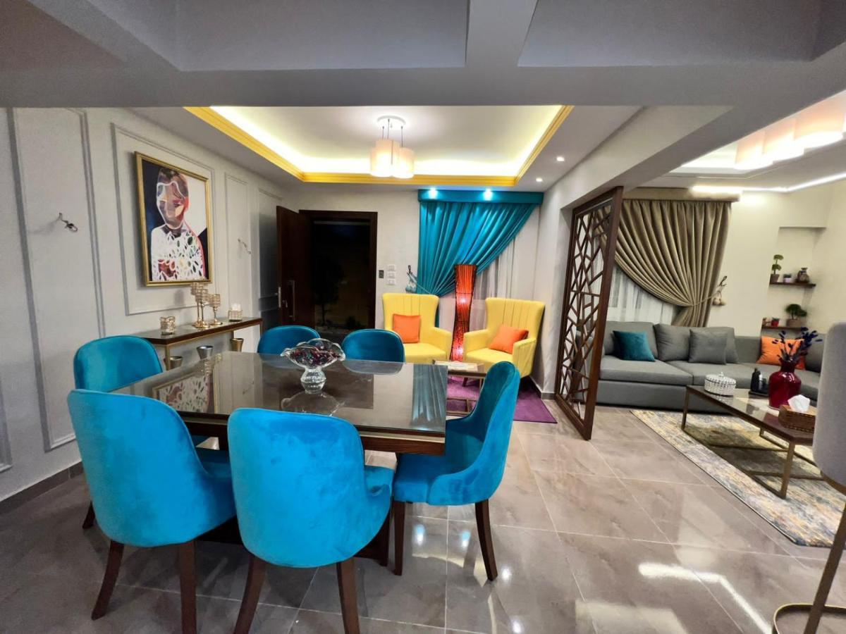 Luxury Flat With Garden And Private Entrance فاخرة بحديقة و مدخل خاص Cairo