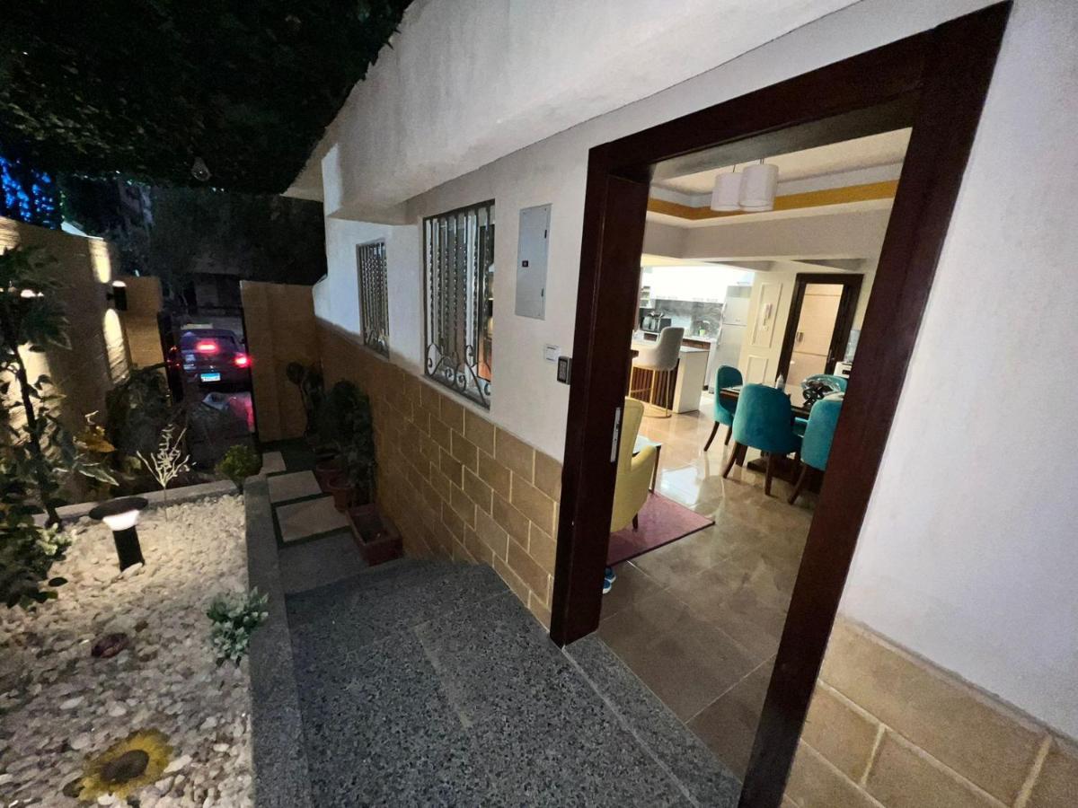 Luxury Flat With Garden And Private Entrance فاخرة بحديقة و مدخل خاص