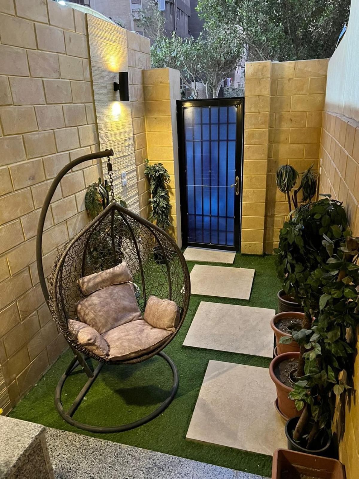 Luxury Flat With Garden And Private Entrance فاخرة بحديقة و مدخل خاص Apartment *