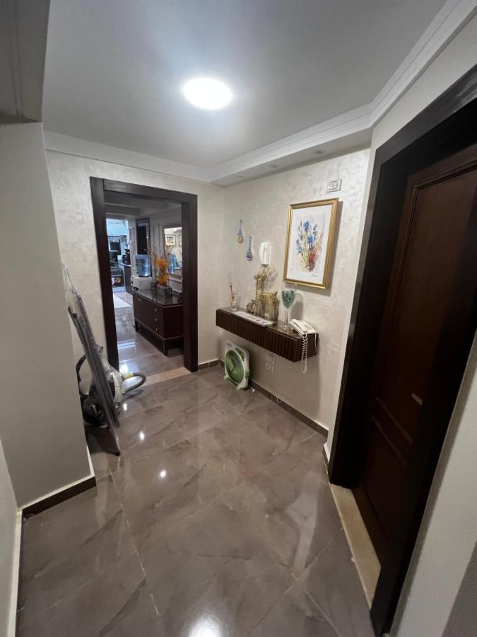 Luxury Flat With Garden And Private Entrance فاخرة بحديقة و مدخل خاص Apartman Kairó