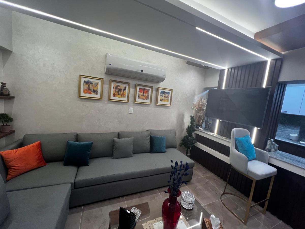 Luxury Flat With Garden And Private Entrance فاخرة بحديقة و مدخل خاص *