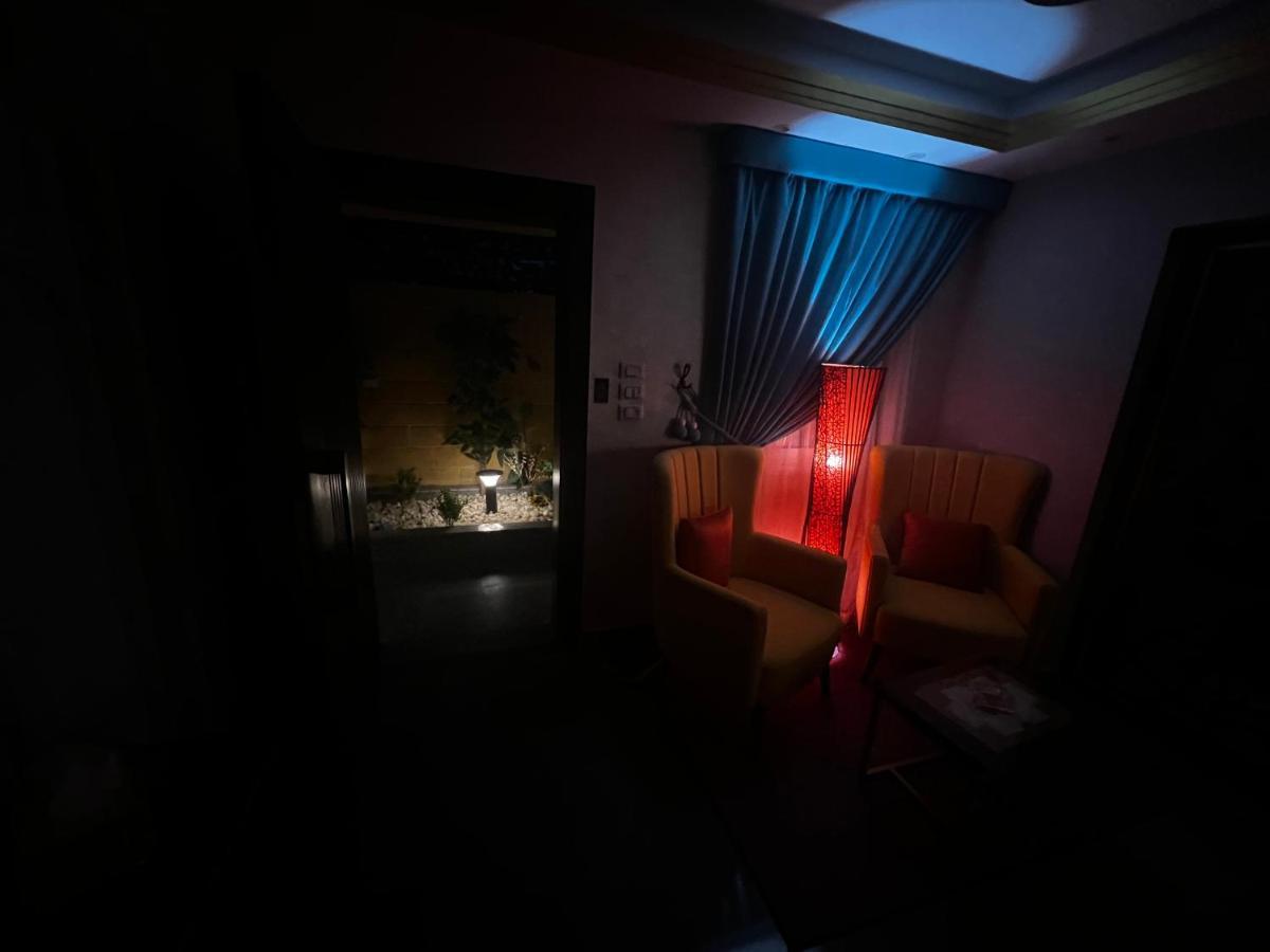 Luxury Flat With Garden And Private Entrance فاخرة بحديقة و مدخل خاص * Kairó