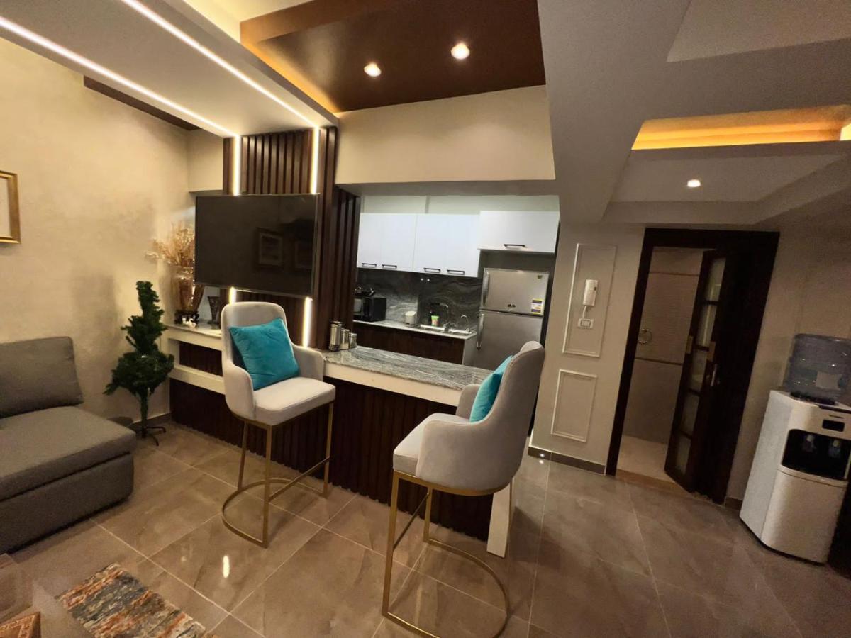 Luxury Flat With Garden And Private Entrance فاخرة بحديقة و مدخل خاص Apartman Kairó